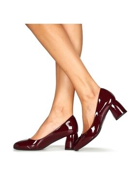 Women’s Patent Block Heel Pumps in Burgundy